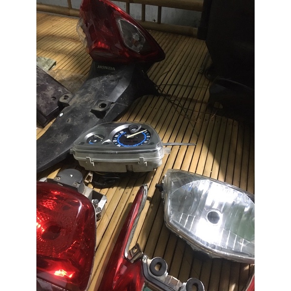 Đèn hậu xe novo lx