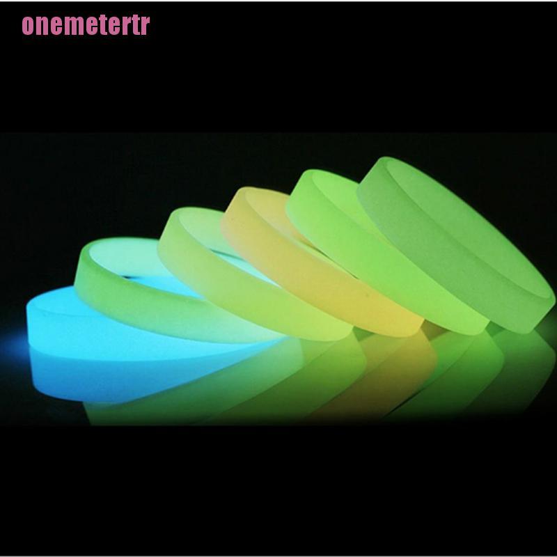 Vòng Tay Cao Su Silicone Dạ Quang Phát Sáng Trong Bóng Tối