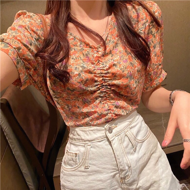 Áo bông lụa nhúm trước tay ngắn cổ v