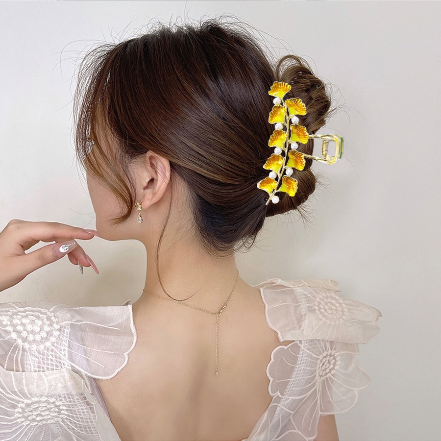 Kẹp Tóc Hình Lá Sen Đính Hạt Giả Ngọc Trai