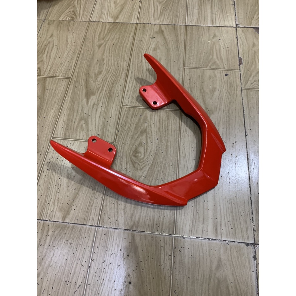 Cảng sau xe winner V1 màu đỏ