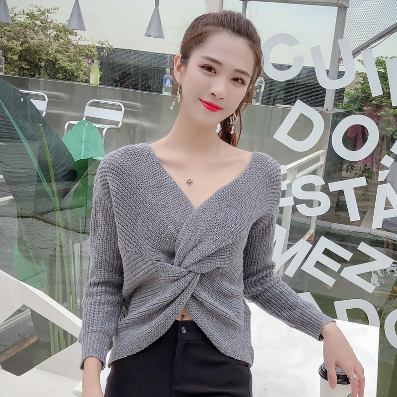 Áo sweater cổ tim hở lưng quyến rũ cho nữ