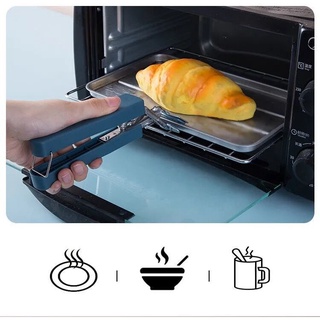 Bộ dụng cụ kẹp bát đĩa nóng ra khỏi lò vi sóng. Dụng cụ gấp chén dĩa nóng, dẽ gắp hơn khi dùng tay khi ở thế khó