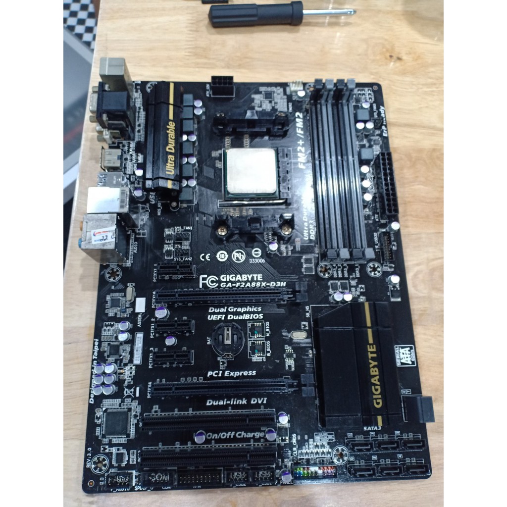 COMBO Gigabyte F2A88x-D3H + AMD A8 7600