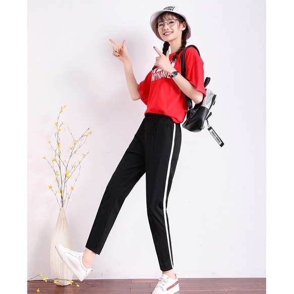Quần thể thao nữ dáng baggy phối 1 viền kẻ sọc trắng có túi dây rút cạp chun co Dãn chất vải umi dày màu đen mặc đi học