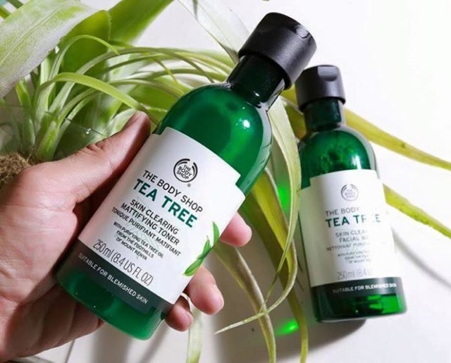 Nước hoa hồng The Body Shop Tea Tree Skin CLearing Mattifying Toner