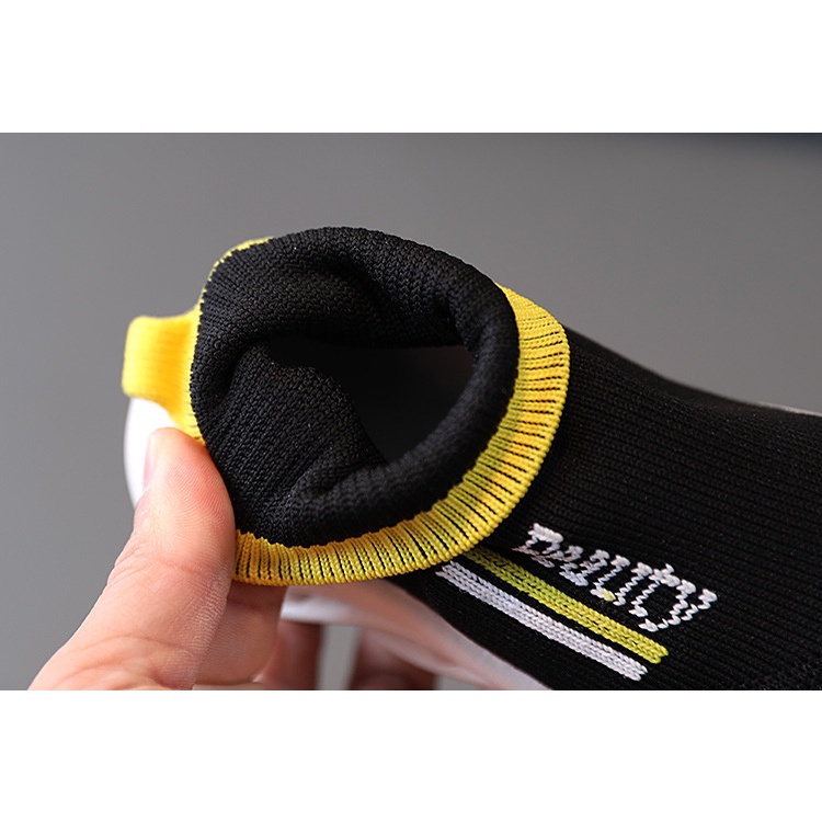 Giày Thể Thao Đế Mềm Siêu Nhẹ Thoáng Khí Có Đèn Led Thời Trang Unisex Cho Trẻ Em