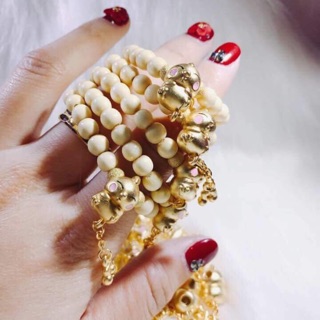 Vòng dâu tằm charm 12 con giáp.