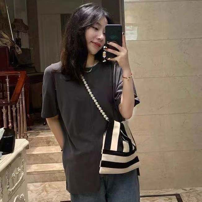 Túi Đeo Vai One Dệt Kim Màu Trắng Đính Ngọc Trai Phối Dây Xích Thời Trang