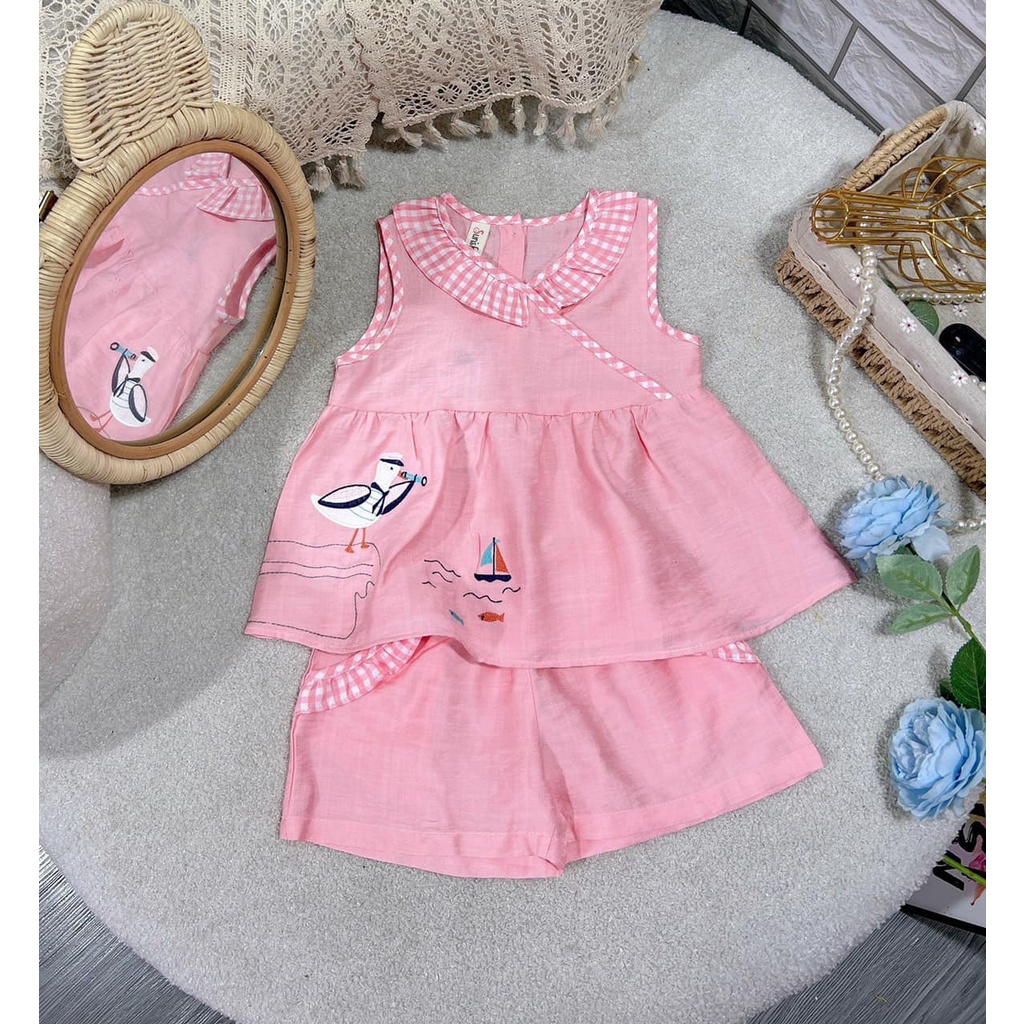 Sét bộ đũi tơ thêu bé gái .