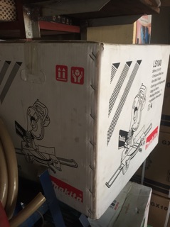 Cắt nhôm makita