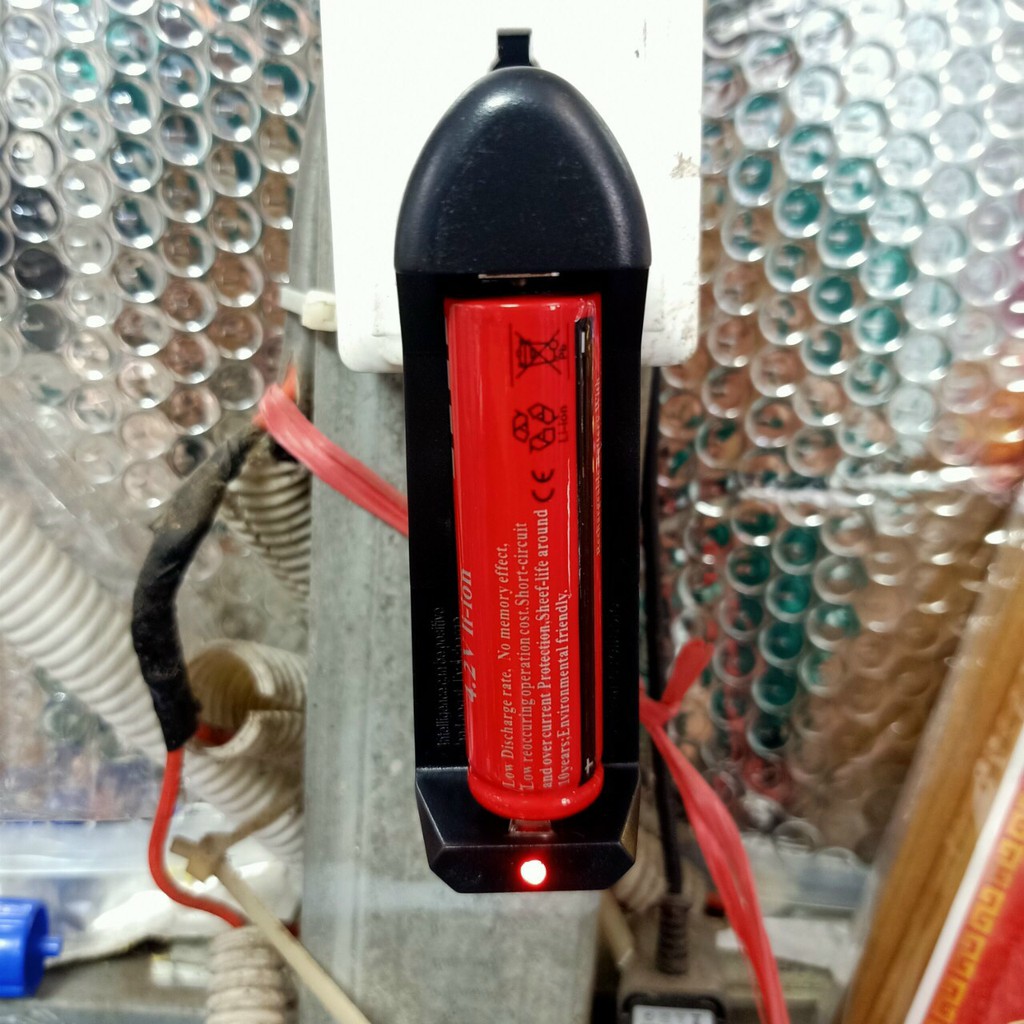 Bộ pin + sạc BRC 18650 8800mAh 3.7v Li-lion