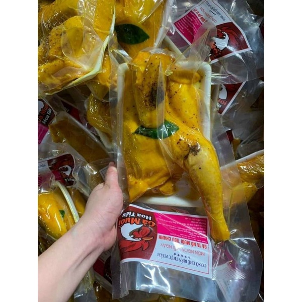 Gà ủ muối hoa tiêu hình chụp thật.Dai giòn ăn cực ngon