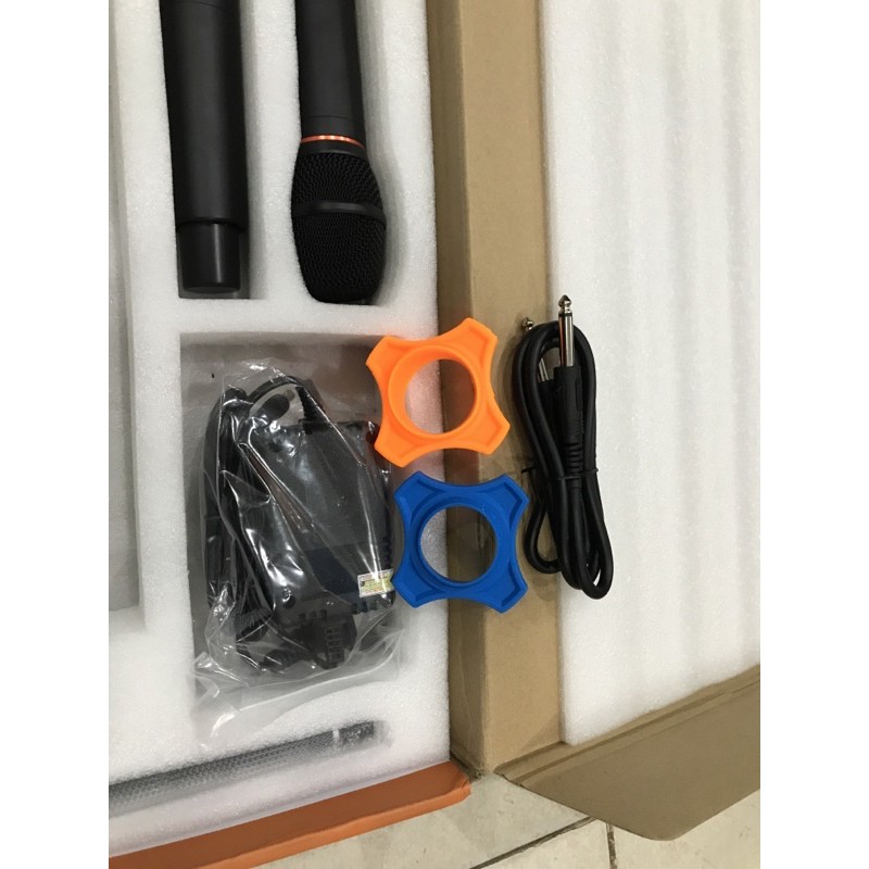 MICRO KHÔNG DÂY JBL-VM500- VM888