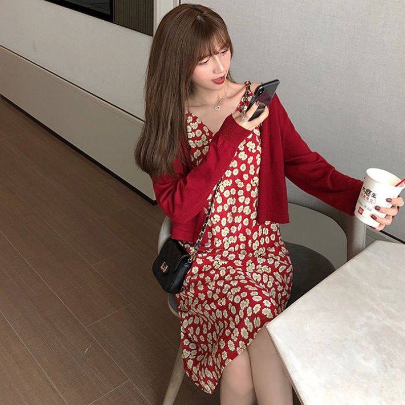 Đầm hai dây hoa cúc màu đỏ Jameela | BigBuy360 - bigbuy360.vn