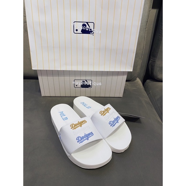 [Ảnh thật -Fullbox - Túi] Dép 𝑴𝒐̛̀ 𝑳𝒐̛̀ 𝑩𝒆̂  Dodgers logo ba màu