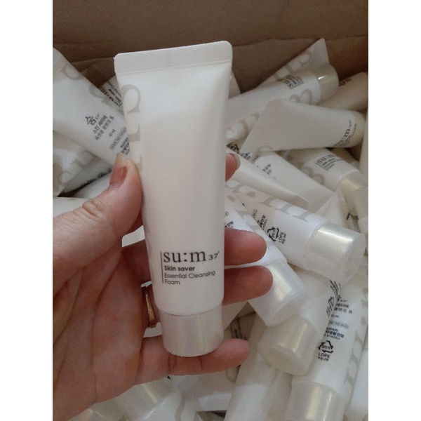 Sữa rửa mặt trắng da Sum Su:m37 Skin Saver Essential Cleansing Foam 40ml nội địa