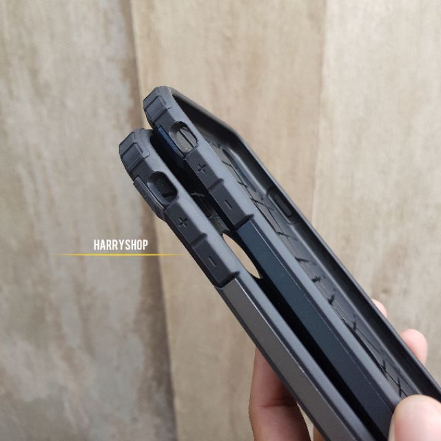 Ốp lưng Iphone Xs Max UAG chống sốc