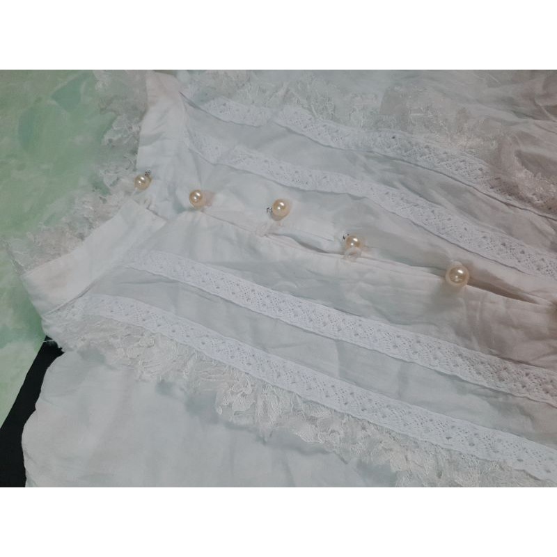 Sơ mi tiểu thư nút ngọc  2hand