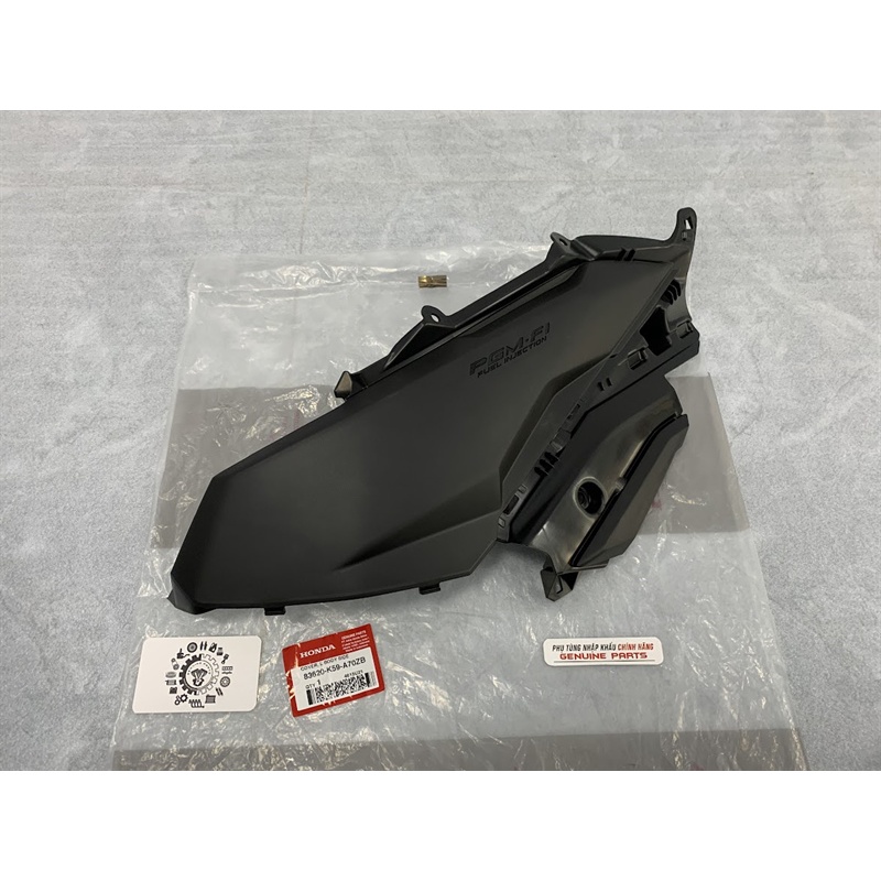 Nhựa nhám PGM-FI VARIO, CLICK 2018 2021 chính hãng Honda, Ốp cốp yên 83520K59A70ZB / 83620K59A70ZB