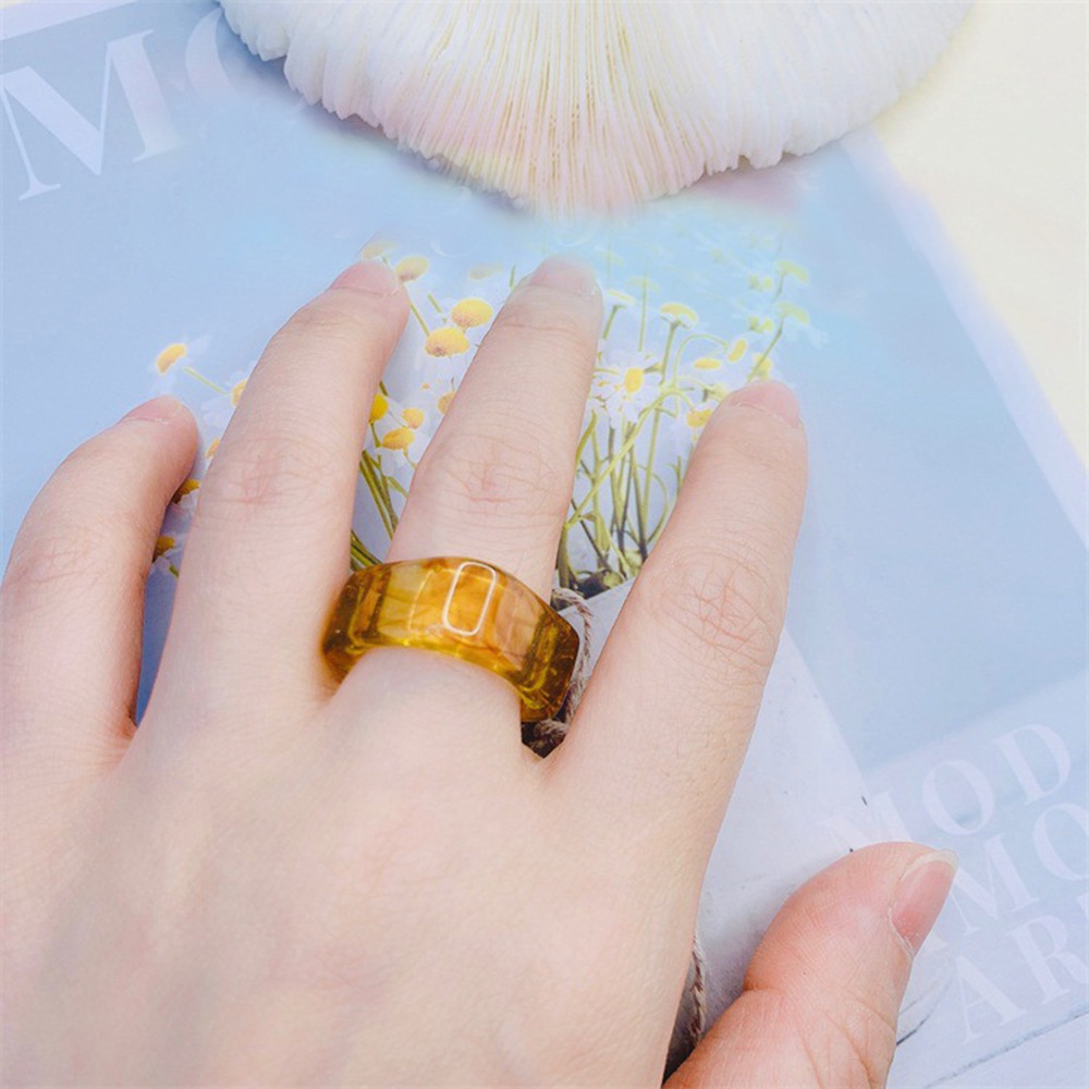 Nhẫn Nhựa Trong Suốt Thiết Kế Ấn Tượng