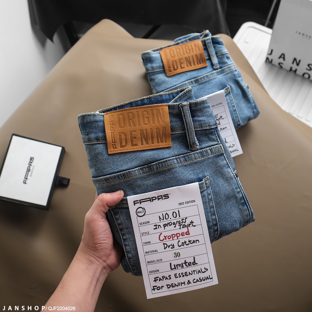Quần Jean Form Cropped Fit Trẻ Trung Và Nam Tính, Dễ Dàng Phối Với Mọi Phong Cách, Chất Vải Jean Ôm Nhẹ Dày Dặn, Bền Bỉ