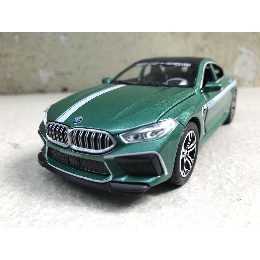 Mô hình xe ô tô BMW M8 - 1:32