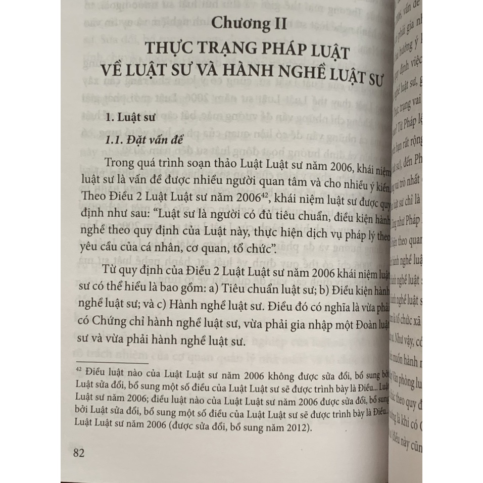 Sách luật - Thể chế về luật sư và hành nghề luật sư trong nhà nước pháp quyền