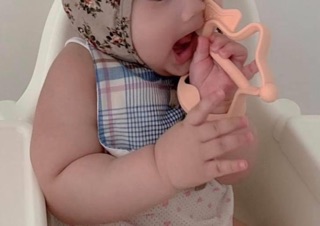 Gặm nướu Moyuum