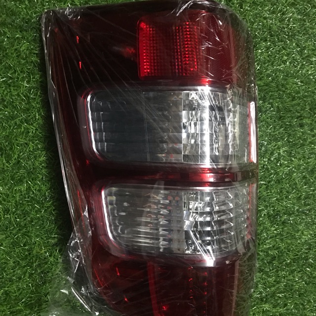 Đèn hậu Ford Ranger 2008