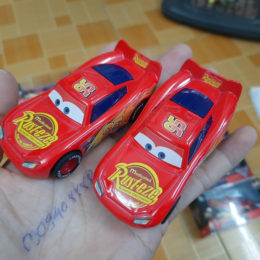 Ô tô mc queen mini car 3 bằng sắt chạy cót mô hình tỉ lệ 1:64 màu đỏ