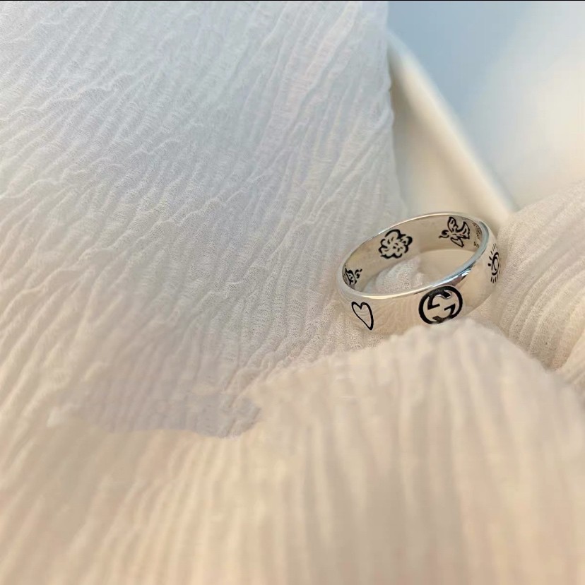 Nhẫn Đeo Tay Bản Rộng 4 / 9mm In Logo love Fearless Thời Trang Tinh Tế Cho Nam Và Nữ