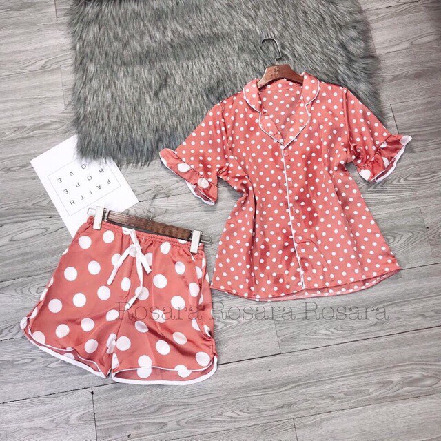 Bộ ngủ lụa chấm bi tay cộc quần đùi nopi shop | BigBuy360 - bigbuy360.vn