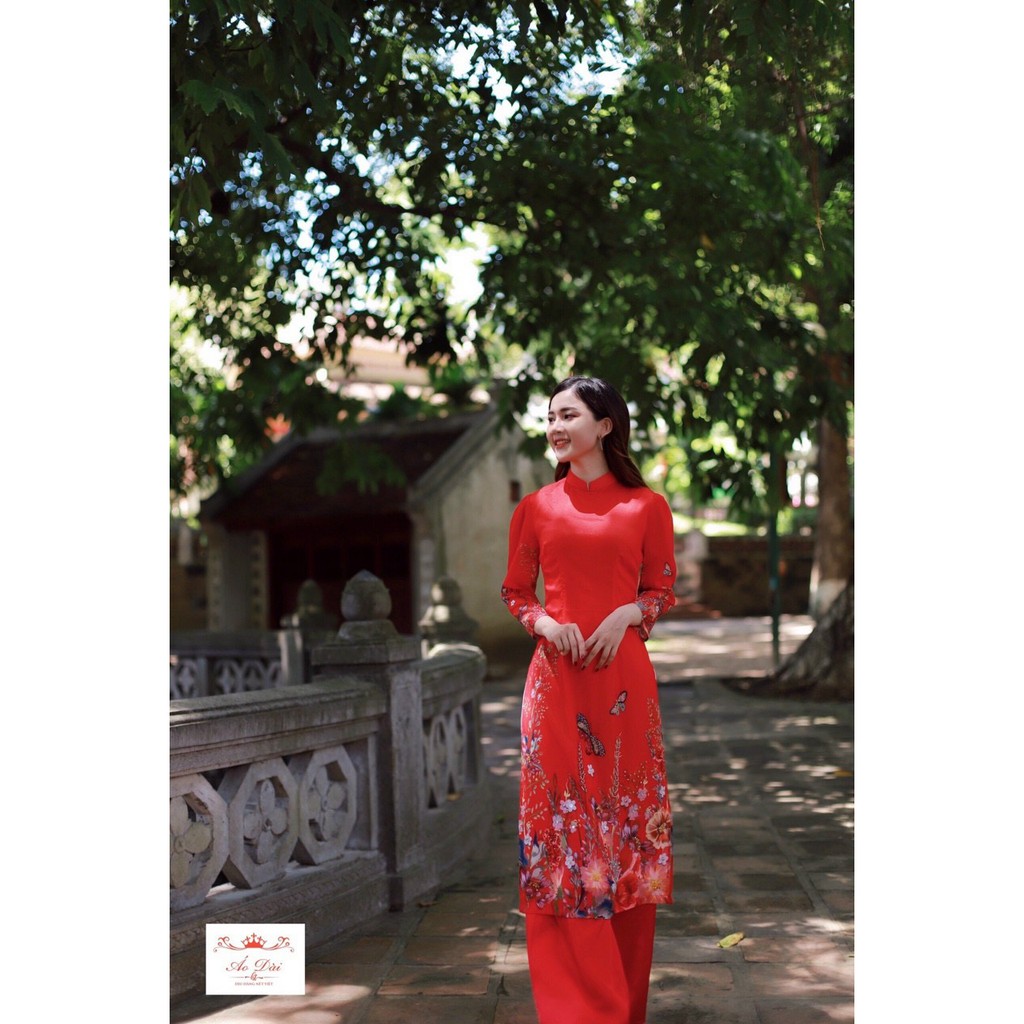 Áo dài cách tân đỏ hoa