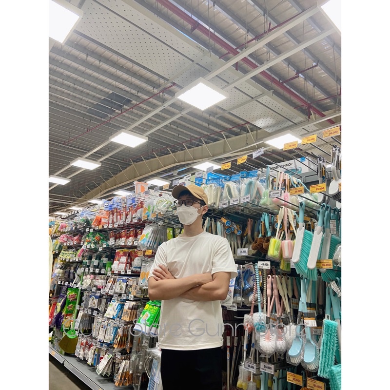 Áo Thun Trơn Basic Cổ Tròn Cotton Premium 2 Màu Cổ Điển Trẻ Trung, Năng Động - GUNN T-SHIRT