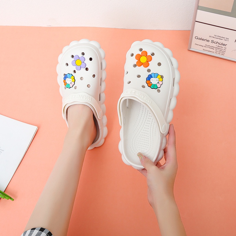 Dép Bít Mũi Đế Dày Đục Lỗ Hở Ngón Chống Trượt Dễ Thương Cho Nữ