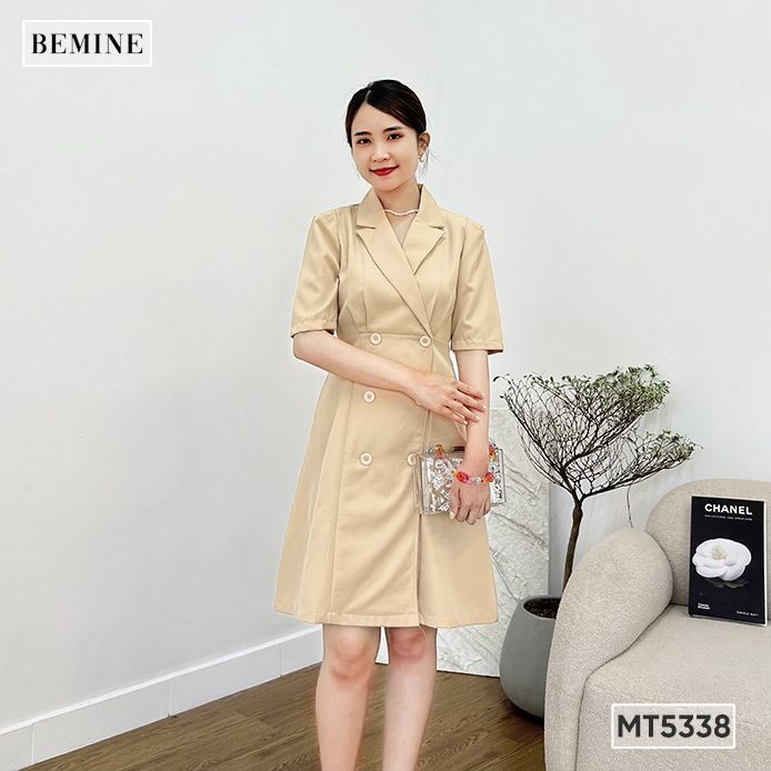 Đầm cổ vét đính nút tùng BEMINE MT5338DA