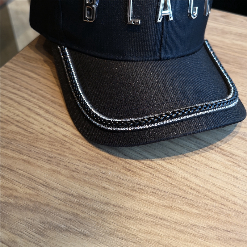 Simple and youthful Korean style cap for women