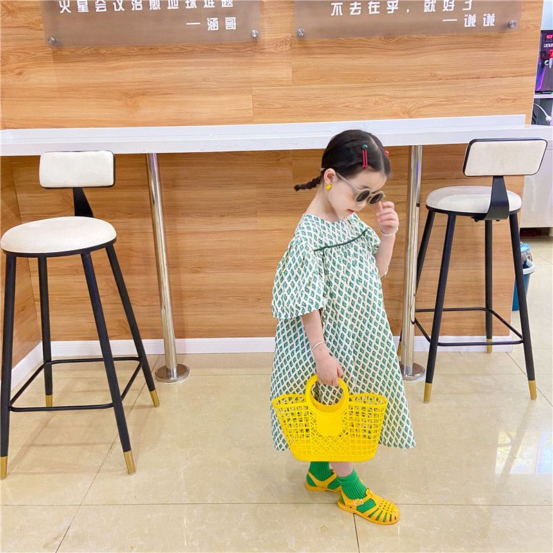 Làn nhựa cầm tay cho bé