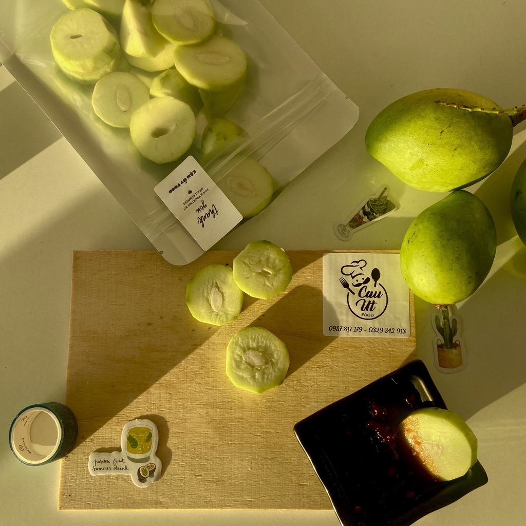 Xoài Non Gọt Sẵn Tặng kèm Mắm ruốc xào hoặc Muối Sấy