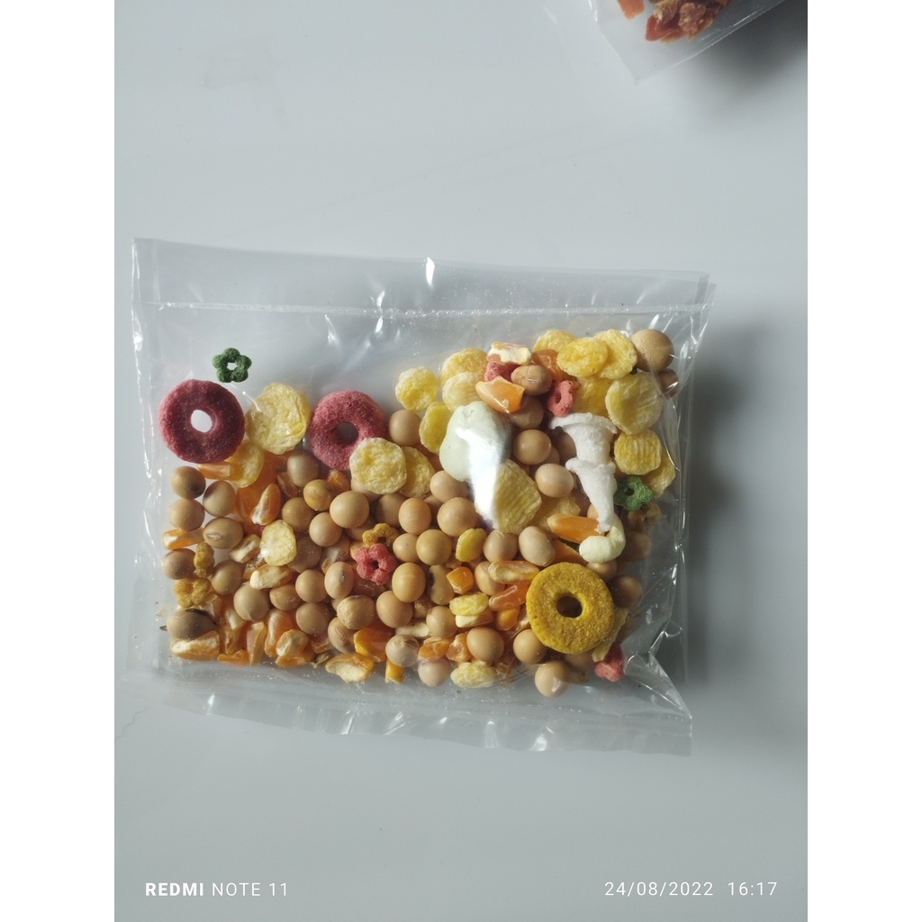 - Thức ăn dinh dưỡng nhiều loại cho hamster