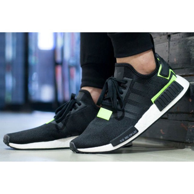 Giày Adidas NMD R1