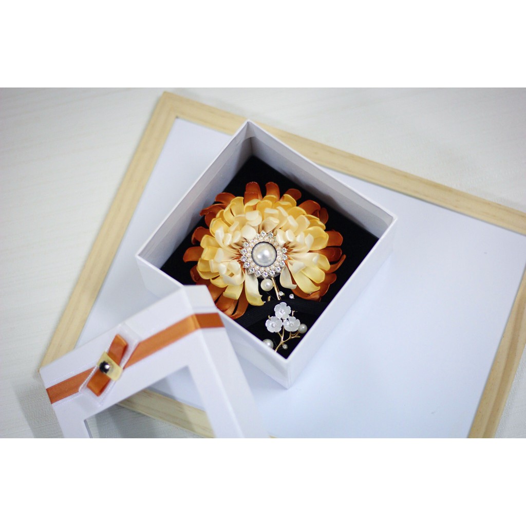 (ảnh thật 100%-fullbox) Hoa cúc cài áo handmade đổ màu siêu sang (size lớn 11cm)
