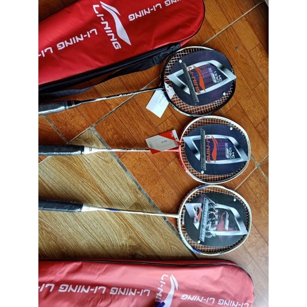 Vợt cầu lông Li-ning căng cước , có vỏ bao