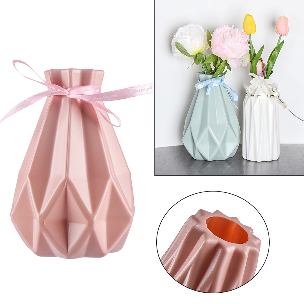 Lọ hoa bằng nhựa phong cách origami dành cho trang trí không gian