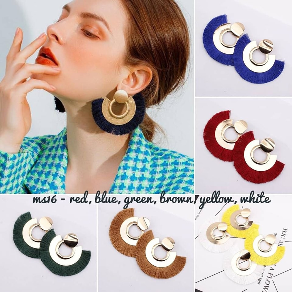 Khuyên tai tua rua bản to