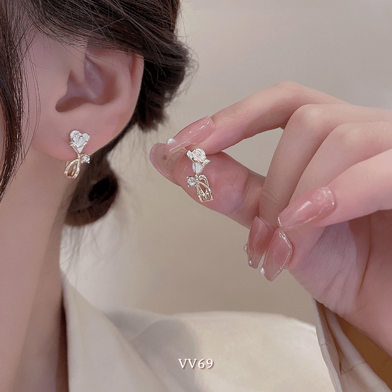 Bông tai hoa cách điệu phối đá thời trang nữ tính Hàn Quốc Annie VV69