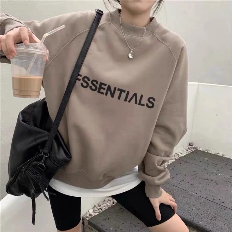 Áo Sweater ESSENTIAL Nam Nữ Unisex Màu Nâu Nhạt Cổ Tròn Dài Tay Chất Nỉ Bông Dày Dặn Hàng Quảng Châu Phom Rộng Năng Động | BigBuy360 - bigbuy360.vn