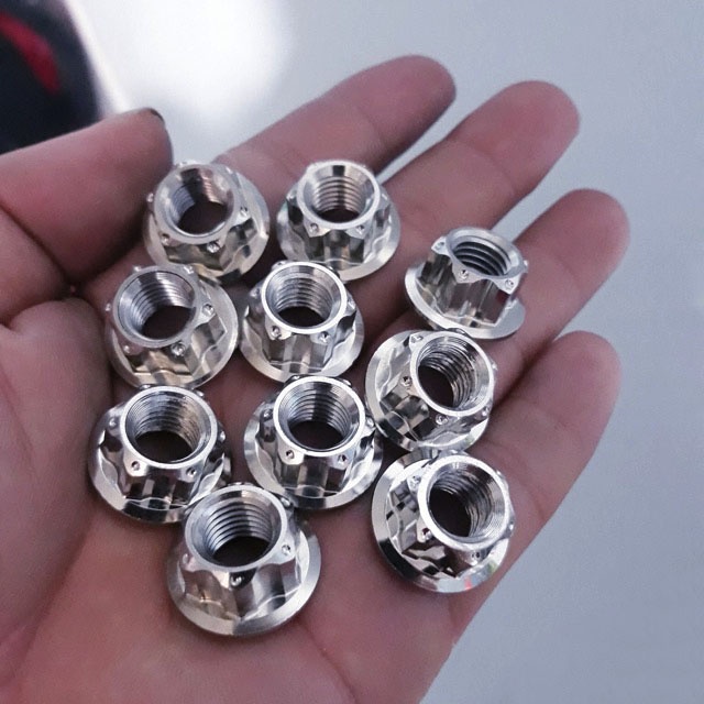 Tán Salaya inox 304 6li, 8li hở đầu chống gỉ sáng bóng