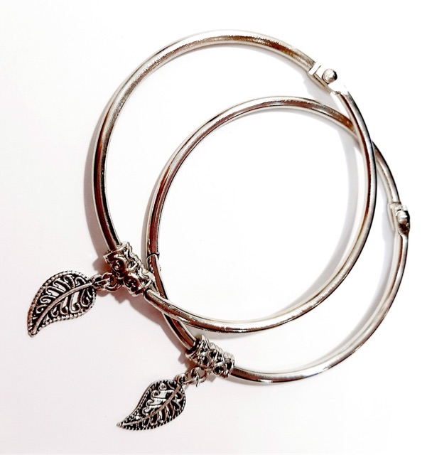 Vòng inox xỏ hạt charm resin